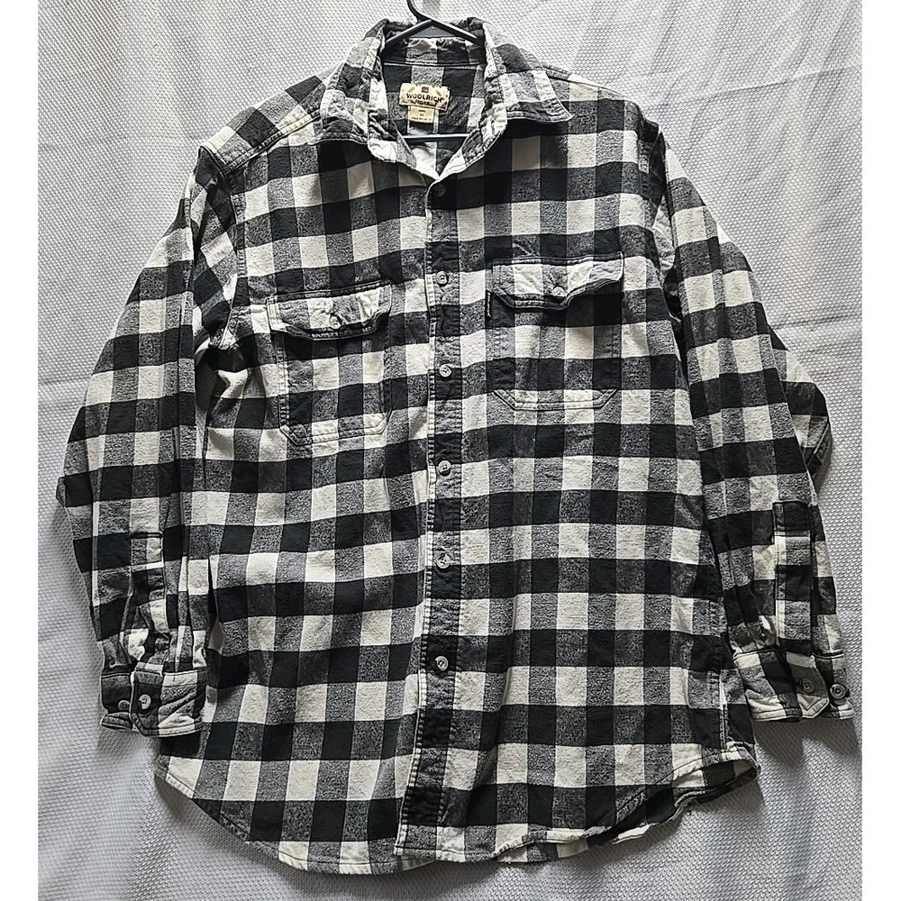 Woolrich Heavy Flannel Long Sleeve Button Up Shirt Sz M Black Checkered